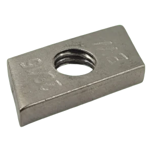 Insert fileté M8 type 28/15 en acier inoxydable A2 pour profilés PV
