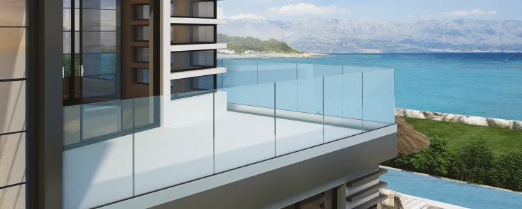 Kozza KF 1000 – profilé aluminium en U pour garde-corps tout verre 5000 mm avec évacuation d'eau 000-878 (3)