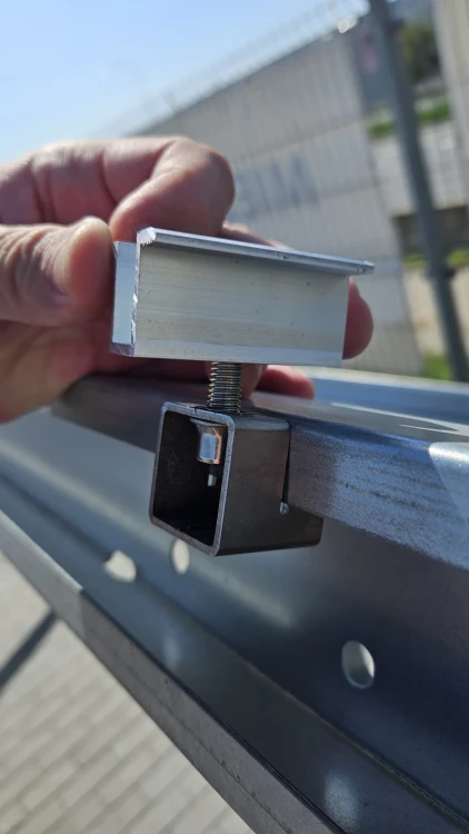 Synerga ZU-1 – support de montage universel pour pinces PV sur carports et structures au sol 001-017 (4)